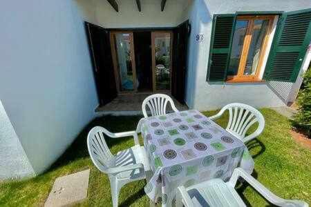 Arenal d'en Castell Apartamento | Mestral - Apto en planta baja con piscina