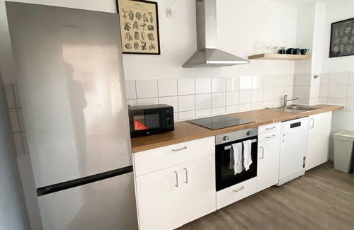 Hochdahl Apartamento | Met02 - Monteurwohnung mit Balkon in Erkrath-hochdahl, 83qm, 2 Schlafzimmer, 1 Wohnzimmer, Max. 4 Personen