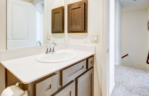 Richmond Casa | Meticulously-maintained 3-BR Home w/ Backyard - Double Story