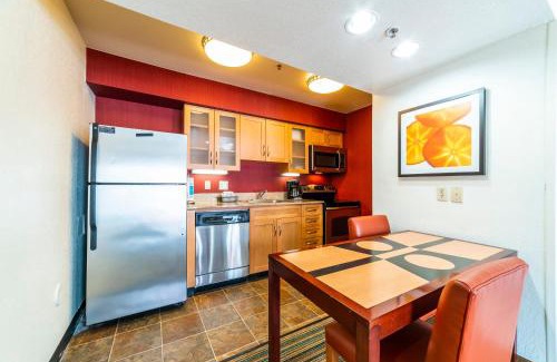 North Mountain Apartamento | Metro PHX STUDIO QUEEN sleeps 4 HEATED POOL