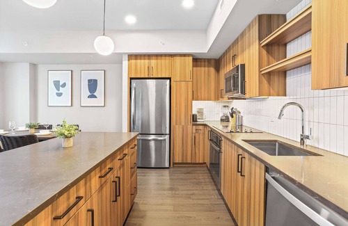 Clarendon Apartamento | Metro-Side Modern Comfort