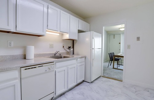 Crystal City Apartamento | Metro Steps Away Crystal City Apartment