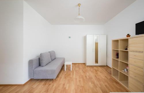Ursynow Apartamento | Metro Stokłosy Homely Apartment by BookingHost