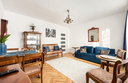 Targowek Apartamento | Metro Zacisze Fausta House with Garden