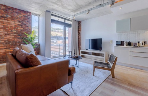 Flora Park Apartamento | Metropolis Studio Apt | Wifi | Netflix