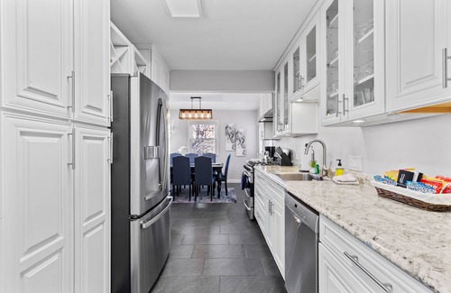 Northampton Casa | Metropolitan Escape I JZ Vacation Rentals