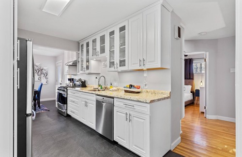 Northampton Casa | Metropolitan Escape I JZ Vacation Rentals