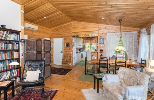 Lohja Casa | Metsä-iivari by Interhome