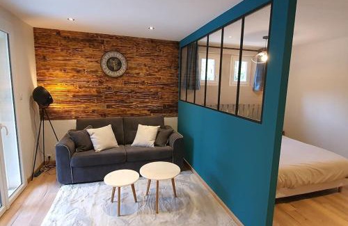 Bagnols-sur-Ceze Apartamento | Meublé de tourisme 3 étoiles avec terrasse et jardin