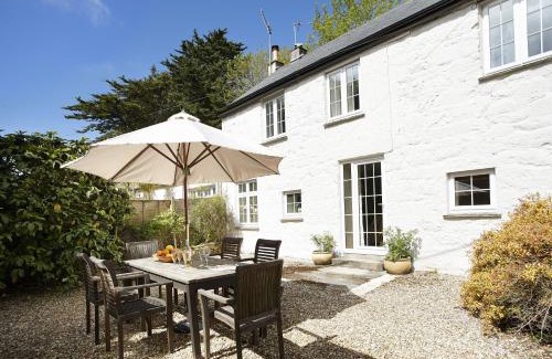 Helston Casa | Mews Cottage