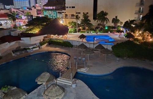 Punta Cancún Apartamento | Mexican Style Top Floor