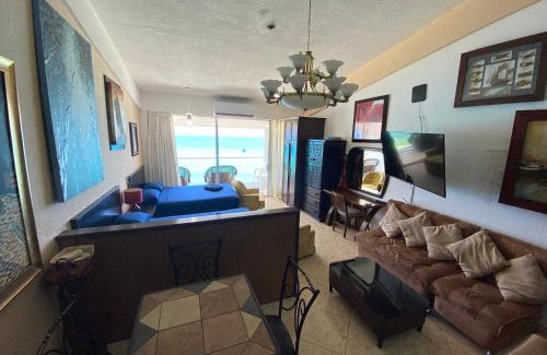 Punta Cancún Apartamento | Mexican Style Top Floor