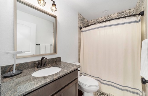 Candler Casa | Mexican themed LARGE home walking distance to private lake! Fish swim and play!!