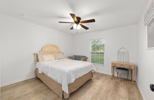 Candler Casa | Mexican themed LARGE home walking distance to private lake! Fish swim and play!!