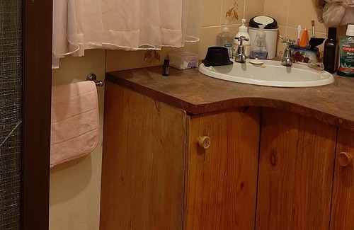Mount Morgan Cama Y Desayuno | Meyenburg House, KayEd Queen Room with shared bathroom