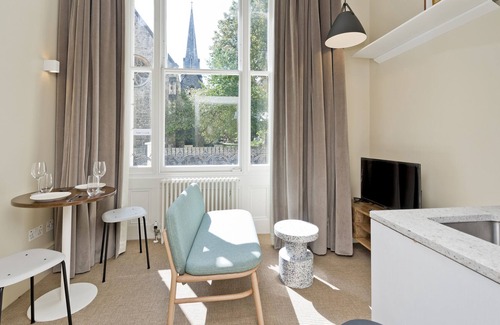 Camden Town with Primrose Hill Apartamento | Mezzanine Flat With Garden Views in Primrose Hill