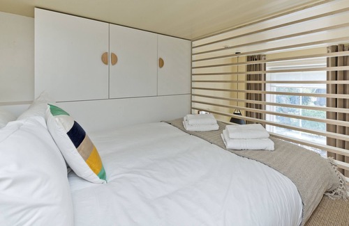 Camden Town with Primrose Hill Apartamento | Mezzanine Flat With Garden Views in Primrose Hill