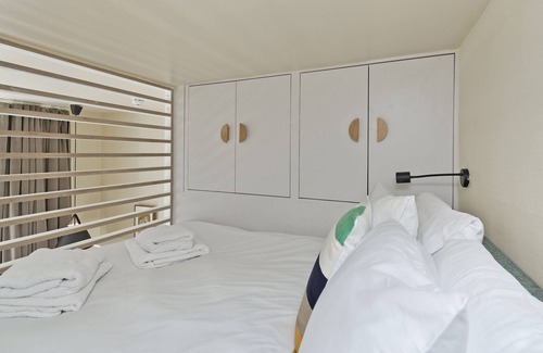 Camden Town with Primrose Hill Apartamento | Mezzanine Flat With Garden Views in Primrose Hill