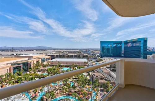 Winchester Casa | MGM Signature - 2 Minute Drive to Strip