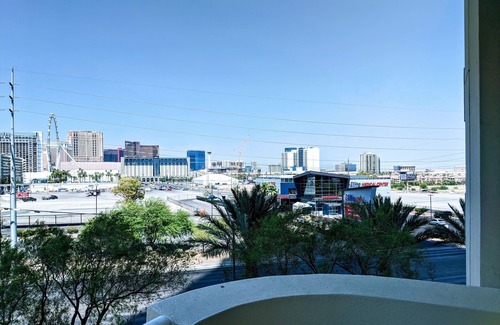 Las Vegas Apartamento | MGM Signature Balcony Suite 2817 NO RESORT FEE