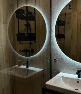 Szklarska Poreba Apartamento | Miło Mi w górach - budynek główny hotelu z basenami i saunami