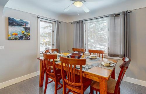 Lake Leelanau Casa | MI Blue Mallard