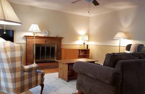 Hillsboro Casa | Mi Casa Entire suite 2 BED/1BA single level house. Nice garden view