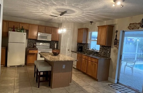 Southeast Orlando Casa | Mi Casa Es Su Casa!!🏡 4 Bdrm home with pool