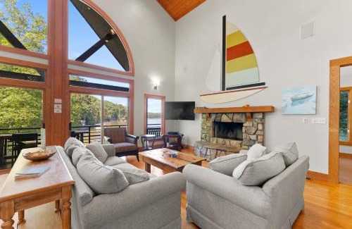 Sherrills Ford Casa | Mi Casa Su Casa by AvantStay Lakefront Escape