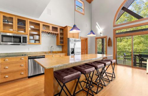 Sherrills Ford Casa | Mi Casa Su Casa by AvantStay Lakefront Escape