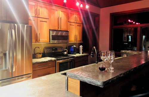 Grayling Casa | Mi RiverHouse @Breakfast Point, a Luxury 3-bedroom Modern home, unlike no other.