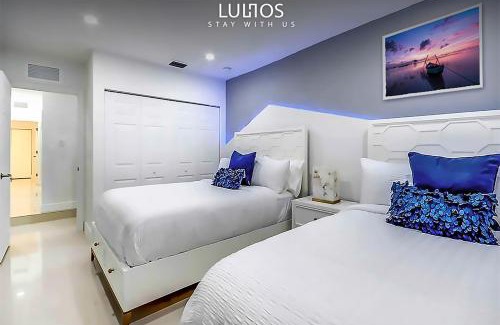 Ludlam Casa | Miami 5BR Villa w Heated Pool, Games & BBQ L01