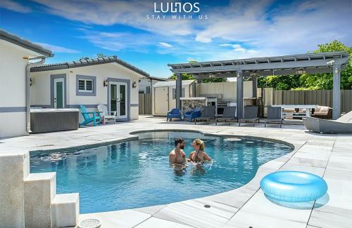 Palm Springs North Casa | Miami House with Hot Pool-spa & Pool table L48