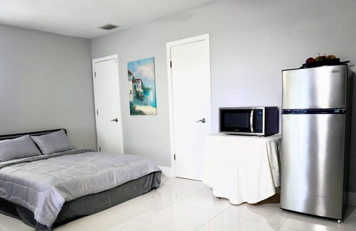 Flagami Casa | Miami - Independent Studio
