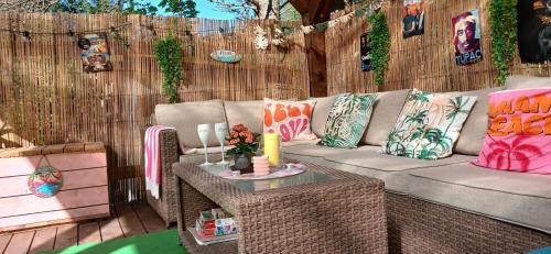 Haljala Parish Otro | Miami Jungle Glamping