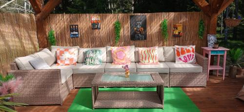 Haljala Parish Otro | Miami Jungle Glamping