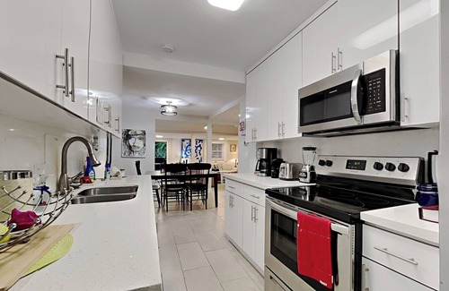 Little Haiti Casa | Miami Townhouse with Patio Gazebo