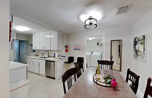 Little Haiti Casa | Miami Townhouse with Patio Gazebo