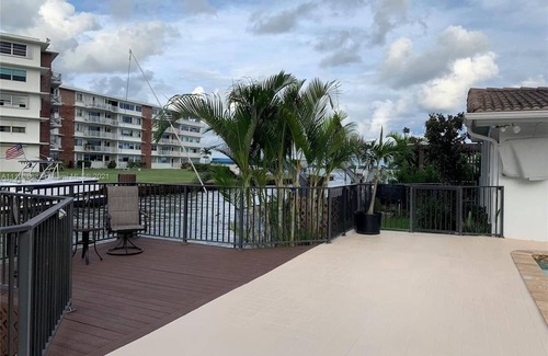 Miami Shores Casa | Miami Waterfront boater's paradise pool home