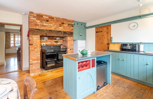Thorpeness Cabaña | Micawbers - sleeps 6 guests in 3 bedrooms