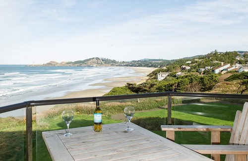 Newport Condominio | Michael's Beach Place @ Shoreline Ridge