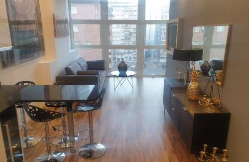 Centro Direzionale Apartamento | Michelangelo 30 apartamento moderno vicino Bosco Verticale