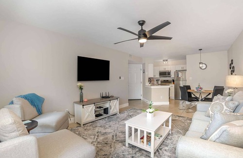 Ocean Side Village Condominio | Michele · Ground Floor Beachside Condo · Half Mile from Beach