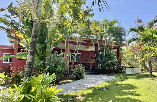 Las Galeras Casa | Michou y bigote
