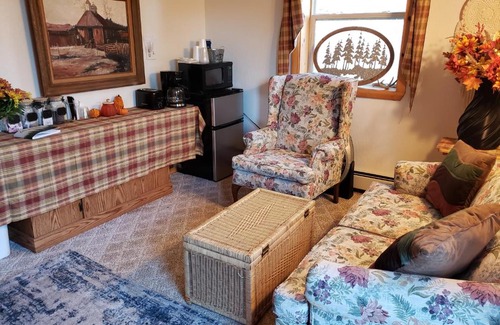 Hill City Casa | Mickelson Trail Treehouse Suite in the heart of the beautiful Black Hills