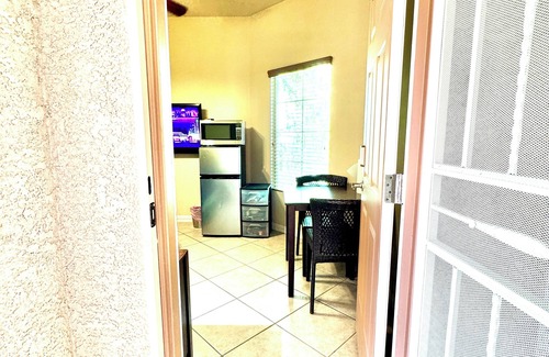 McCullough Hills Apartamento | Private Guest Oasis - Entrada separada para micro apt