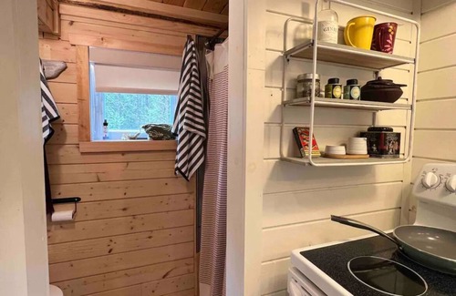 Mauricie Cabina | Micro house with spa, trails and wild river!