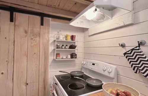 Mauricie Cabina | Micro house with spa, trails and wild river!