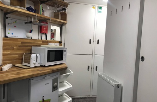 Milton Keynes Apartamento | Microflat - Self contained microflat with own kitchenette & bathroom