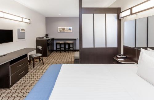 Elkhart Hotel | Microtel Inn and Suites Elkhart